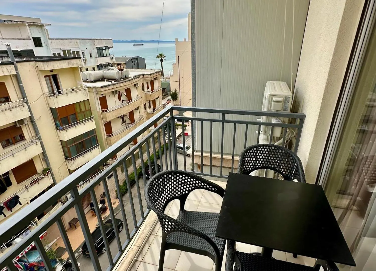 Celeste Seaview Loft, دراس